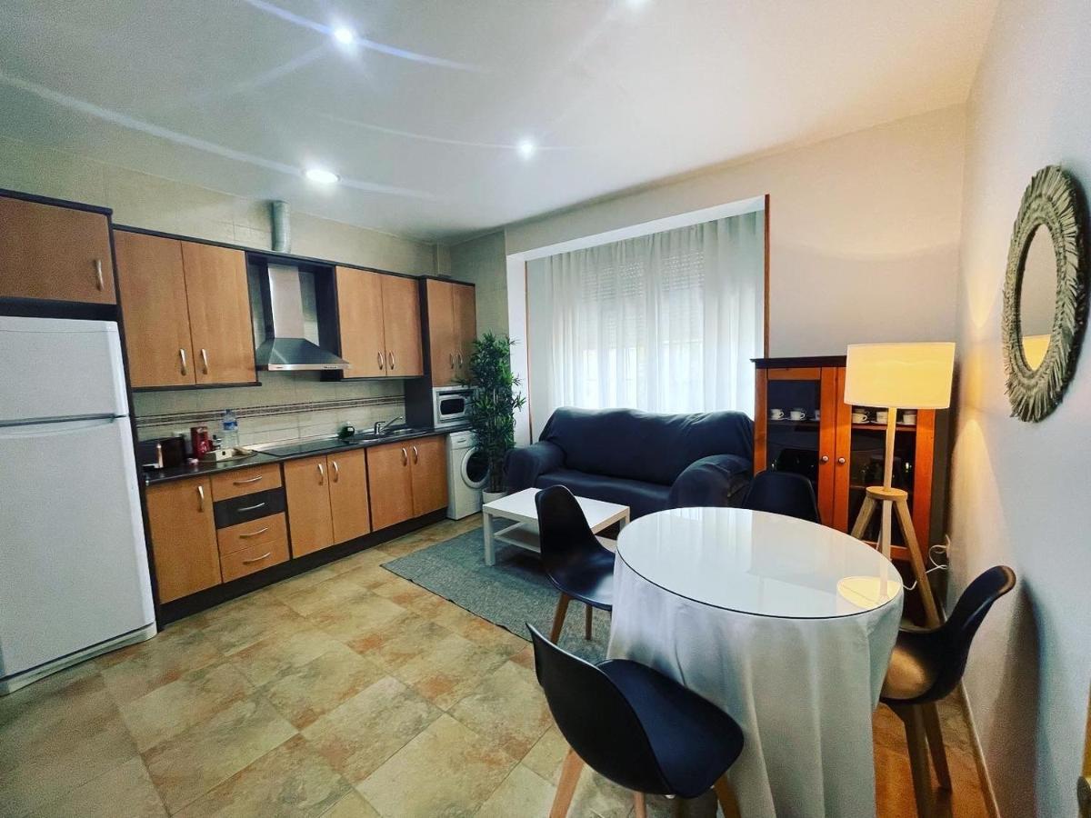 Apartamentos Colon Pondos Linares (Jaen) Bagian luar foto