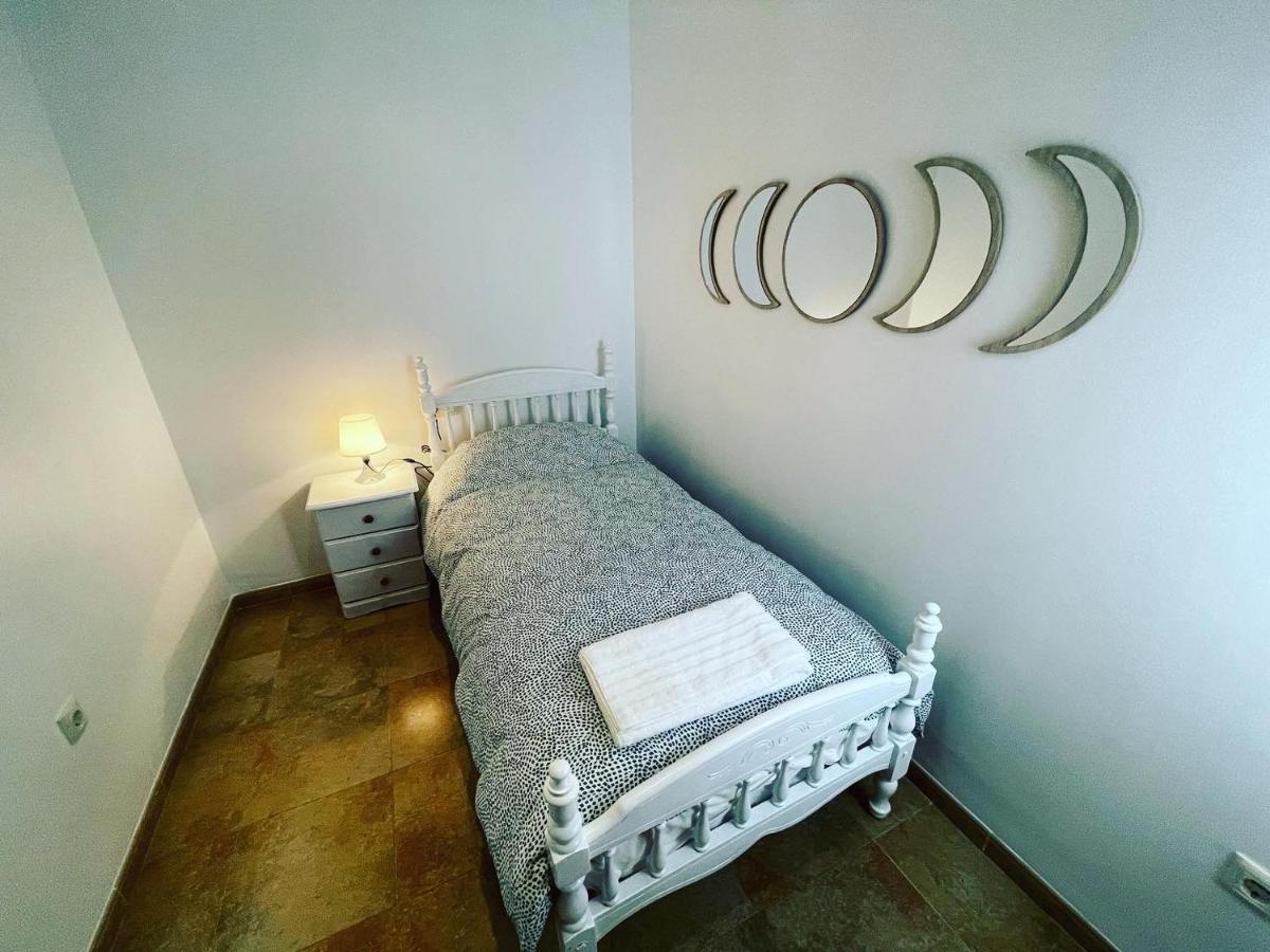 Apartamentos Colon Pondos Linares (Jaen) Bagian luar foto